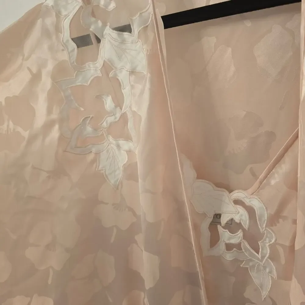 Gorgeous Vintage Natori Robe and Night Gown Set In Blush Pink/Peach Size 6 / Sm